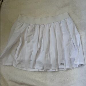 Alo Women’s White Pleated Tennis Skirt
